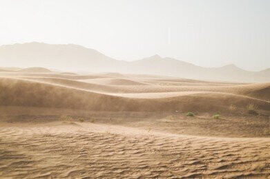 How Does Pollution Spread from the Sahara Desert?