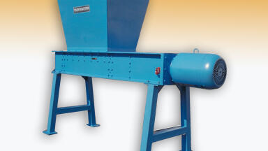 Powerful Shredder Reduces Size of Bulk Solids