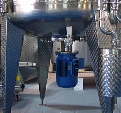 FERMENTER-AERATORS FOR TANKS (ARS)  Suitable for any application to storage tanks.