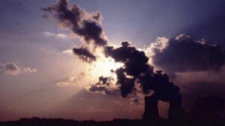 Air pollution 'costing Europe billions'