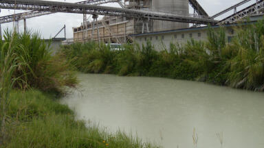 KZN Pump Discharges Heavy Sand and Gravel Slurry, Keeps Roads Open at Cement Plant