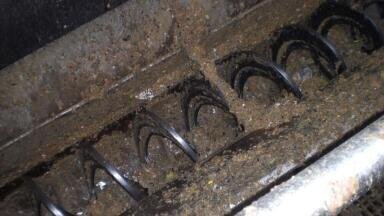 Conveyor Makes Light Work of Wet Materials and Sludges
