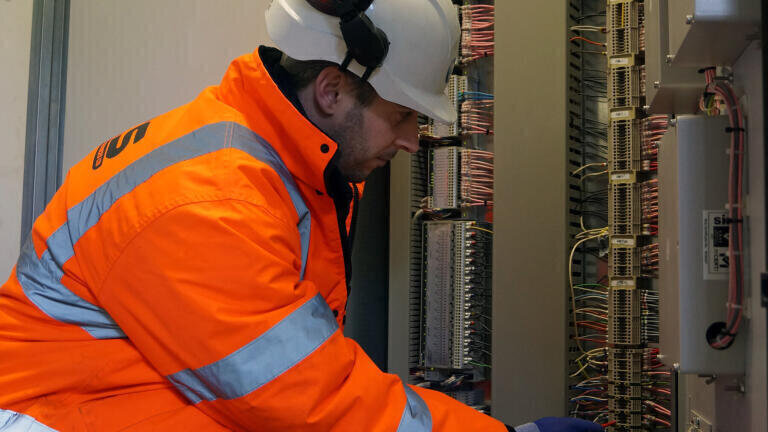 ECS also installed the new pump controls and associated wiring in the motor control centre (MCC) and assisted in the commissioning of the new pumps
