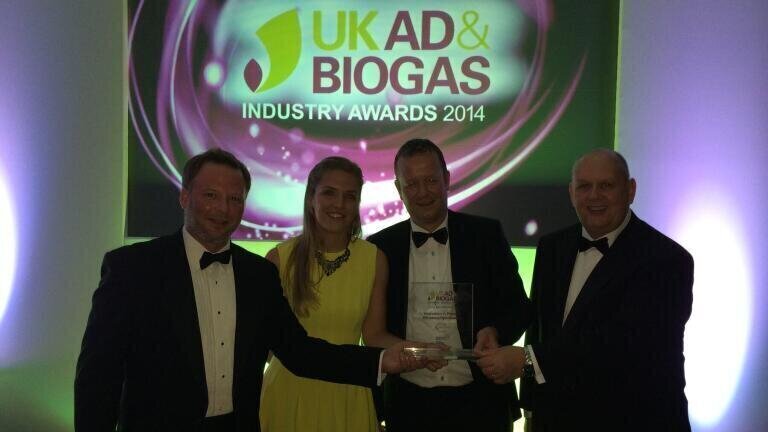 The proud Nijhuis H2OK team with the award