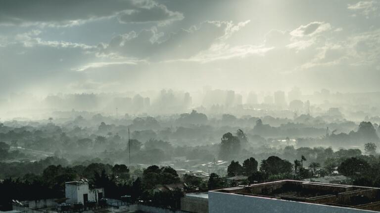10 Tell-Tale Signs of Air Pollution