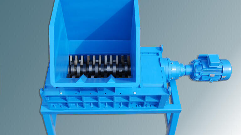 Twin Shaft Shredder Quickly Reduces Bulk Waste