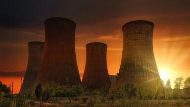 Angela Merkel Pledges to Close German Nuclear Plants by 2022