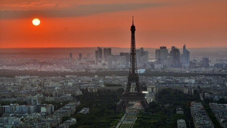 How Is Paris Using Stickers to Manage Pollution?