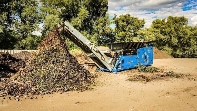 Screening and Shredding Technology from Eggersmann for Processing Wood and Bio-waste
