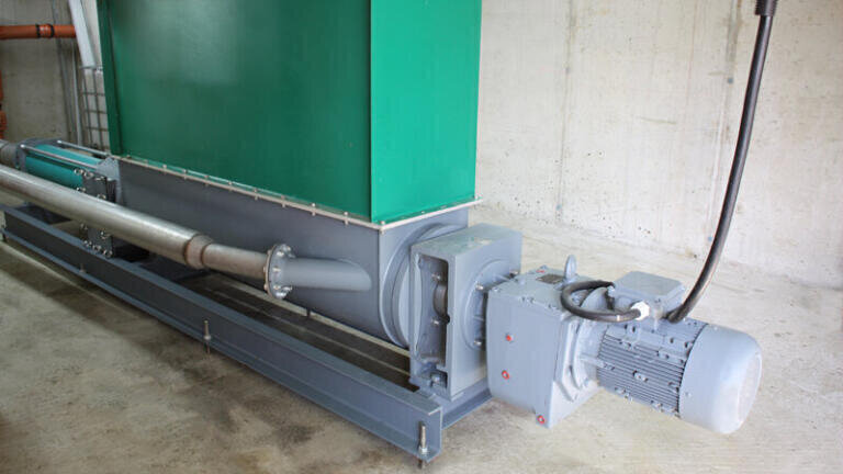 Operating small biogas plants efficiently: special feed and homogenisation technology saves power and substrate