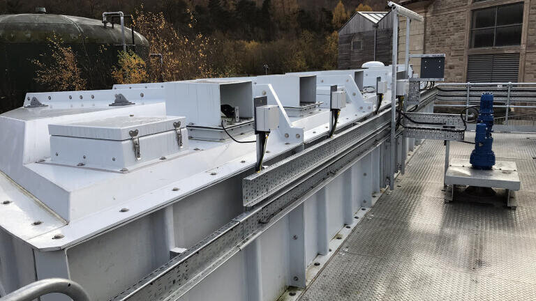 The roof fully encloses the thickener and includes inspections points, louvre access doors and light boxes so that it is not dark beneath the roof.