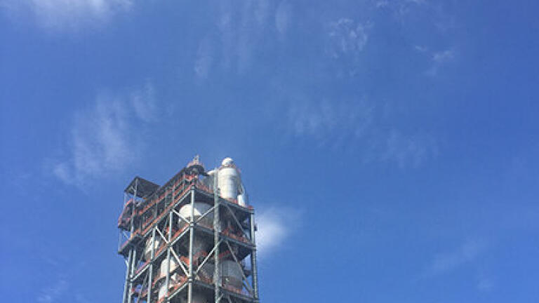 Cyclones and calciner in a cement plant