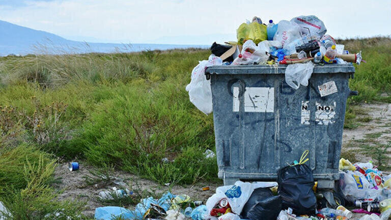 Cutting plastic pollution