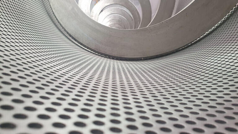 Combined Sewer overflow screen reduces unsightly pollution-causing solids