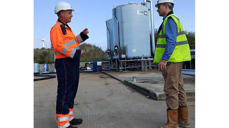 Eco Verde Energy's Kris Martin (left) with Paul Davies from Landia.