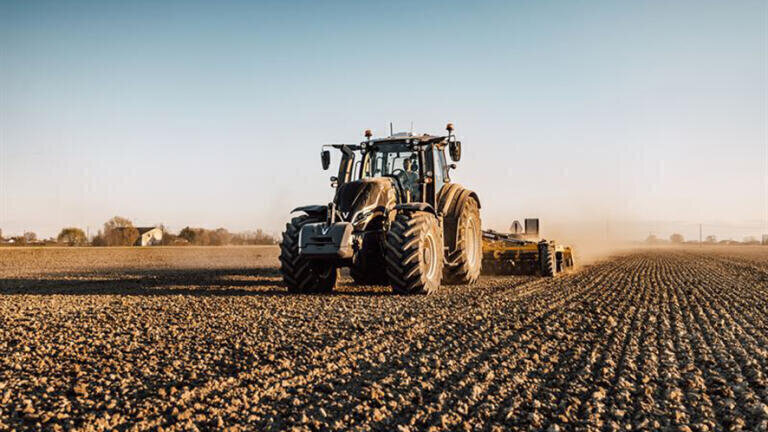 Valtra cuts over 15,000 tons of greenhouse gas emissions at Suolahti factory with 5 million liters of Neste MY Renewable Diesel