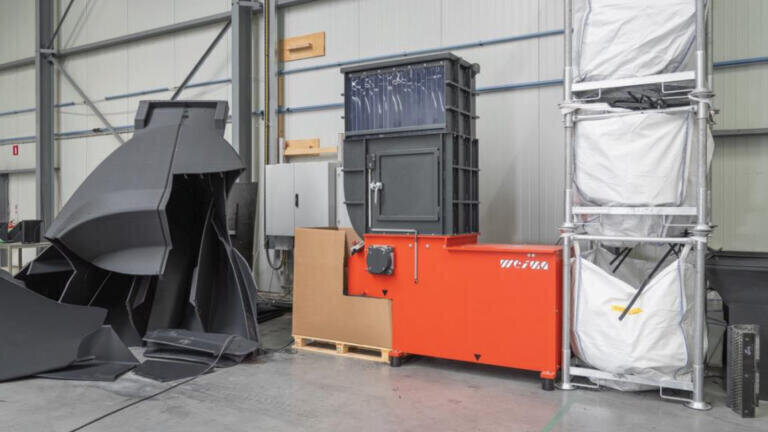 Recycling reinforced plastic waste