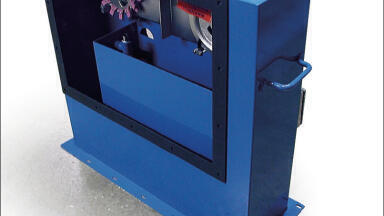 Skimmer Enclosure Contains Vapors  